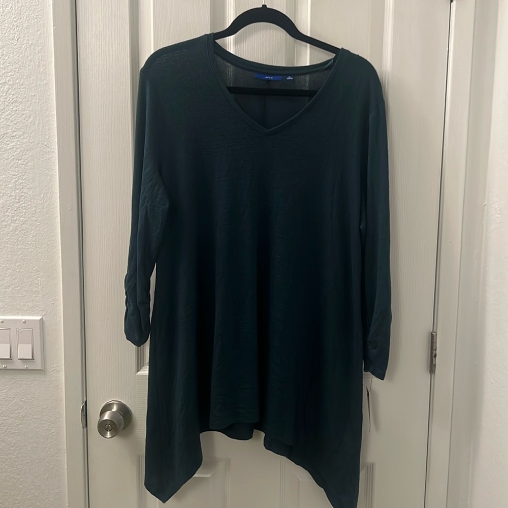Brand new, Apt 9, v-neck sweater